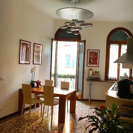 Luxury Venetian 3356 *
