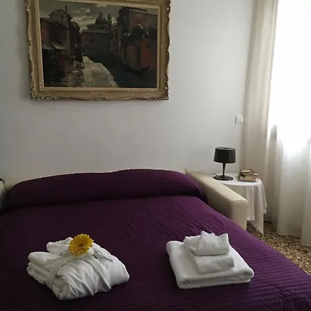 Luxury Venetian 3356 *